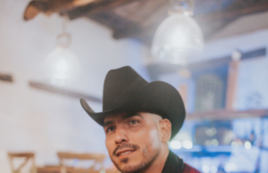 ‘Yo Sé Cuándo Miente’ la nueva canción de Espinoza Paz