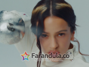 La cantante, compositora y productora ganadora de un grammy® Rosalía lanza el video de “La perla”