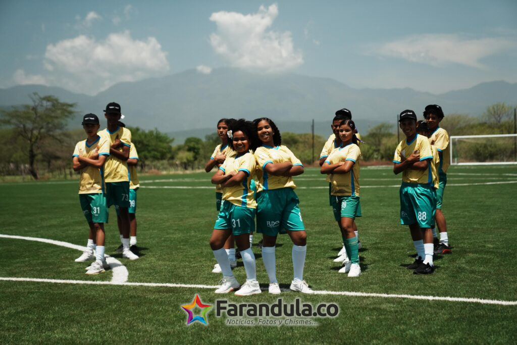 OPPO y Luis Díaz lanzan "El Baile de la Lucha", inspirado por los niños de su fundación para vivir la emoción del fútbol 1