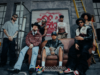 DFZM reúne a Nanpa Básico y Akapellah para contar la vida del barrio en “De roce”