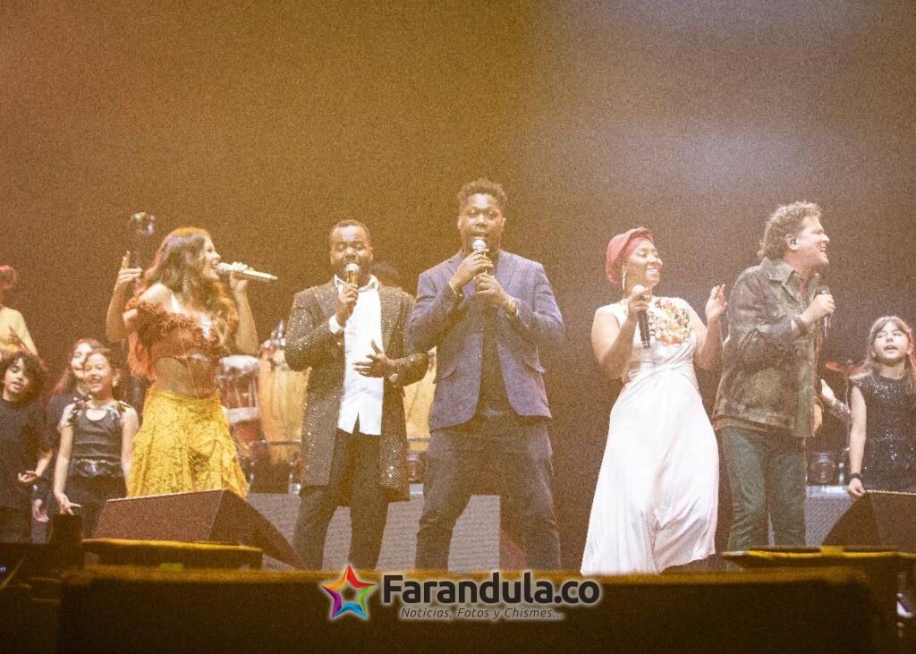 Carlos Vives resplandeció en Bogotá con el “Tour al Sol” 5