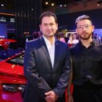 Fernando Agudelo, Presidente de General Motors Sudamérica Oeste y Humberto Cubides, ganador concurso Young Creative Chevrolet 2018